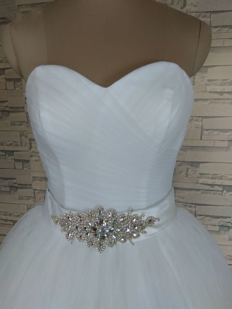 New Arrival Sweet Heart Sleeveless Elegant Tulle Floor-Length Rhinestone Wedding Dresses,220053